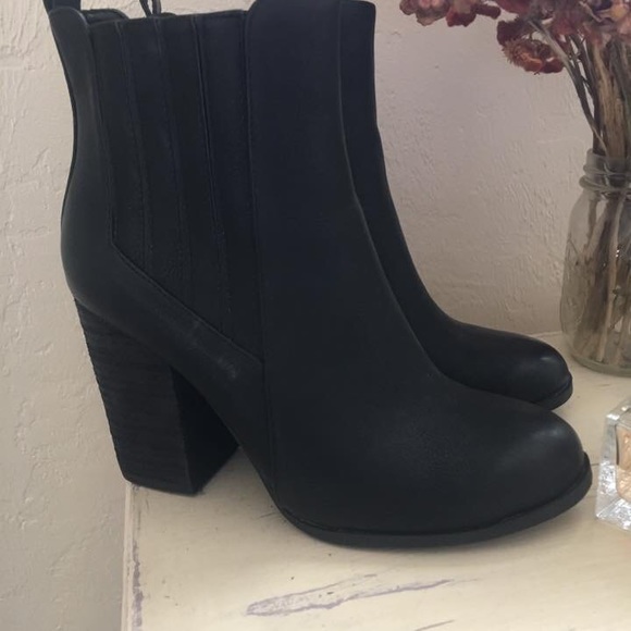 Call It Spring Black Ankle Boots Size 9 - Picture 2 of 6